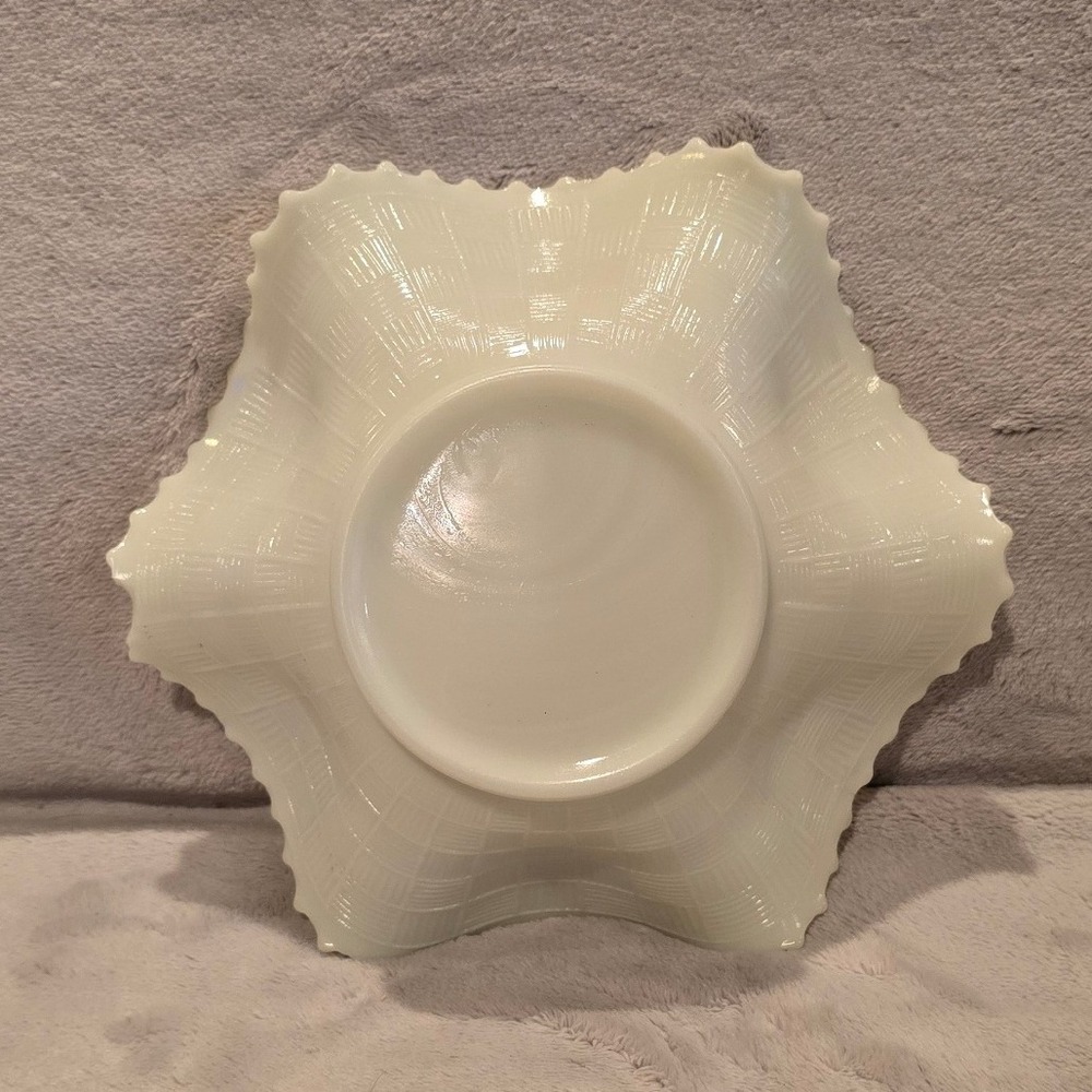 Vintage Northwood Uranium Custard Glass Bowl Grape & Cable Pattern Bowl 7.5" - Picture 7 of 7
